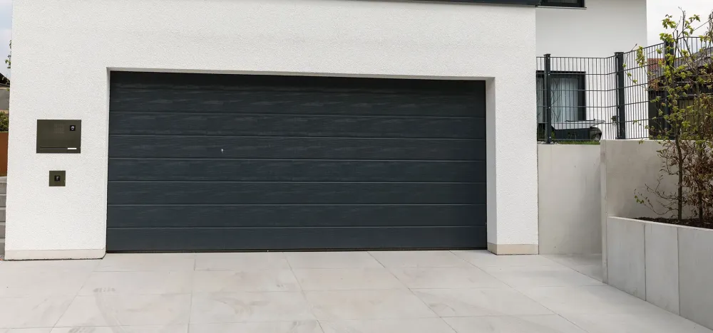 Porte de garage à Périers